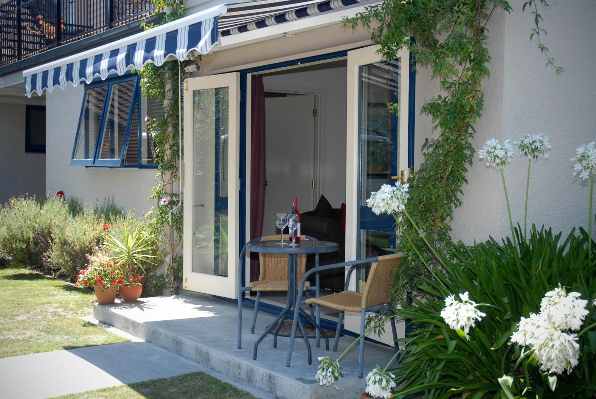 The Village Apartment, Just Steps To The Village Shops, Bars And Restaurants Havelock North Exteriér fotografie